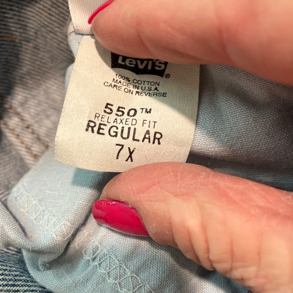 Levi’s size 7X blue jeans. In wonderful shape. - Picture 4 of 4